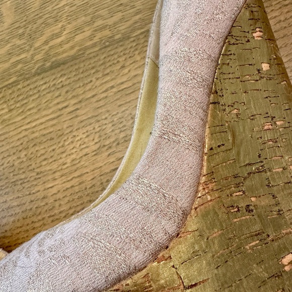 Gold platforms tan cotton fabric with gold - Picture 4 of 7